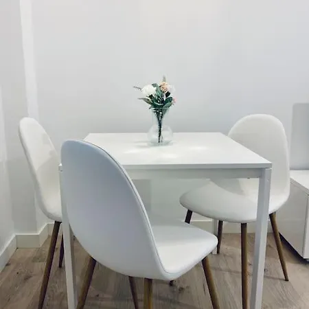 Acogedor Y Comodo Con Piscina